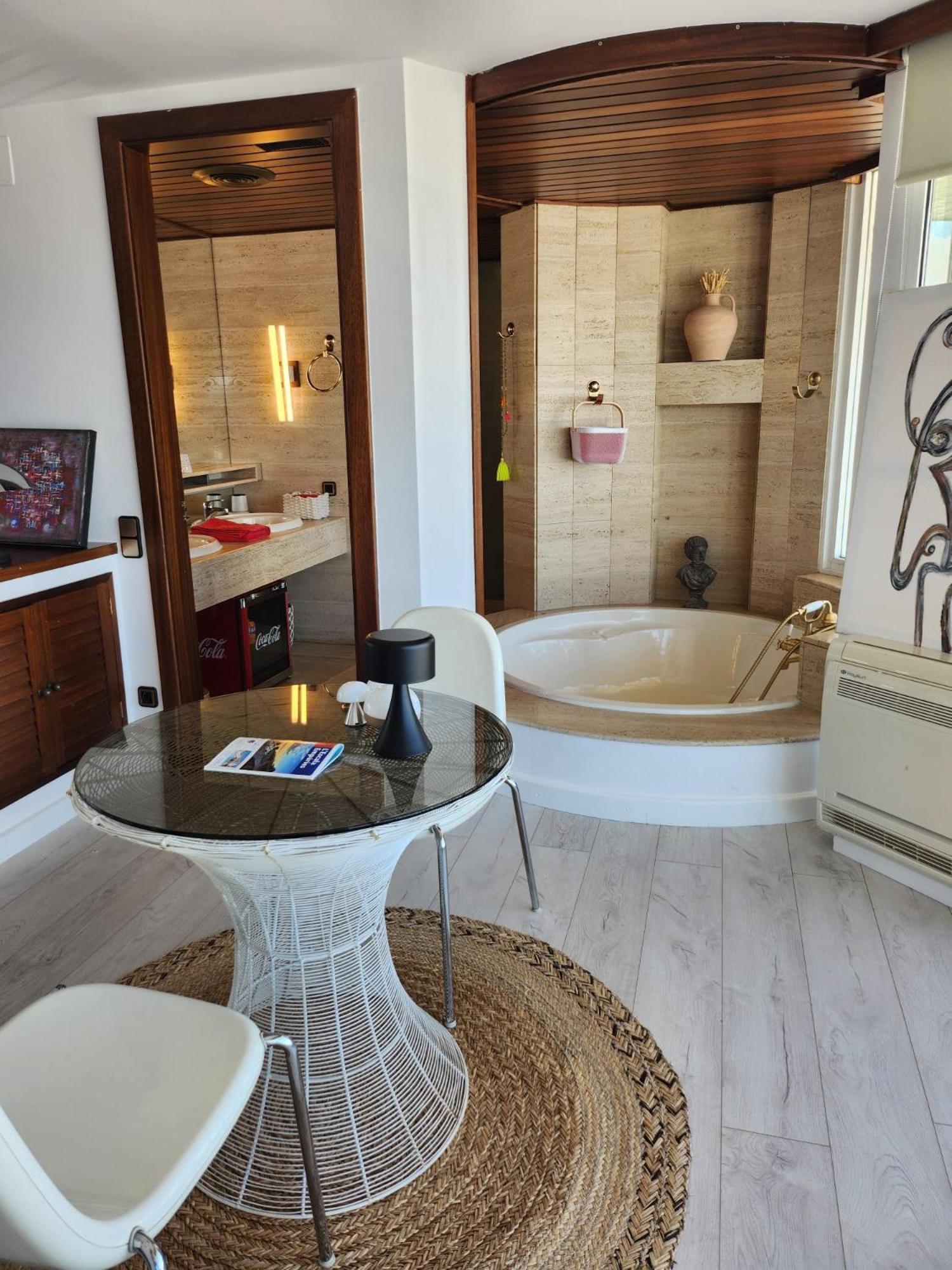 Solo Atico Guest Suites เลสกาลา ภายนอก รูปภาพ